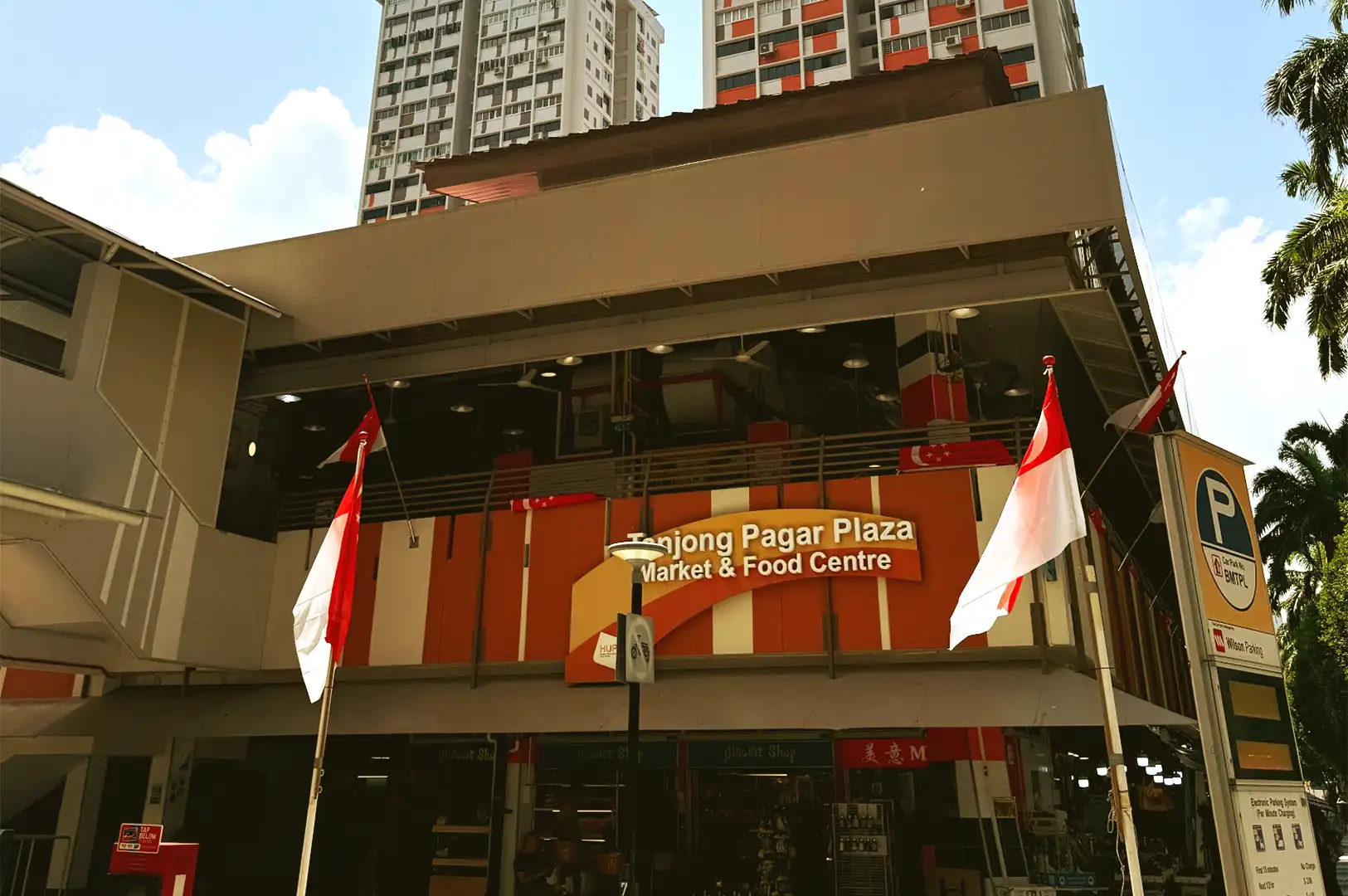 Approach to Tanjong Pagar Plaza Market & Food Centre